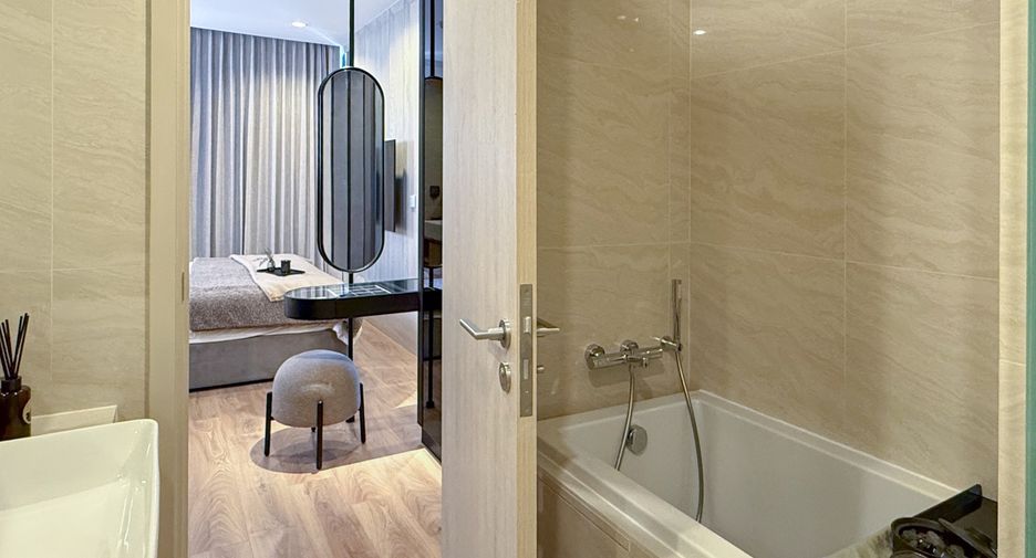 For sale 2 bedrooms condo in Watthana, Bangkok