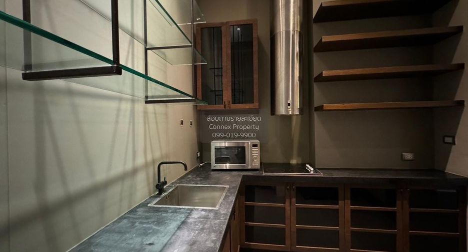 For rent 3 bedrooms condo in Khlong Toei, Bangkok
