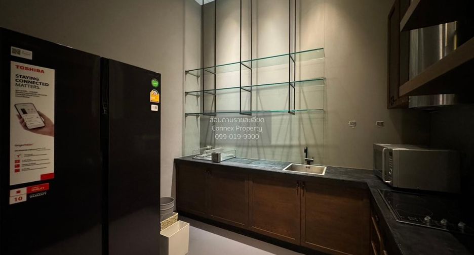 For rent 3 bedrooms condo in Khlong Toei, Bangkok