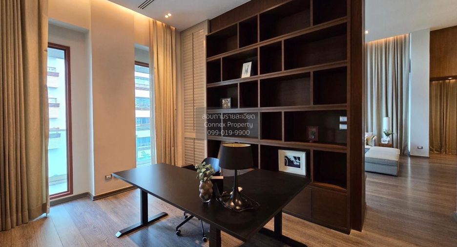 For rent 3 bedrooms condo in Khlong Toei, Bangkok