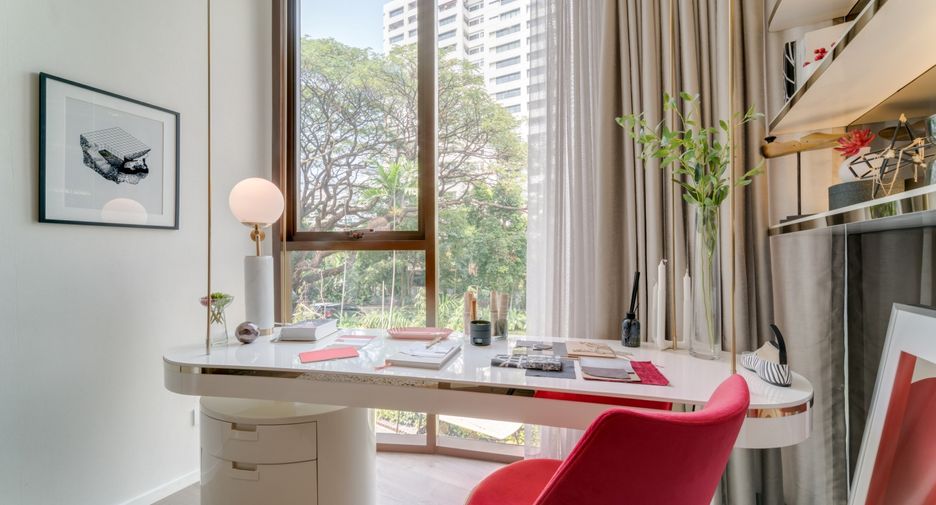 For sale 1 bed condo in Khlong Toei, Bangkok