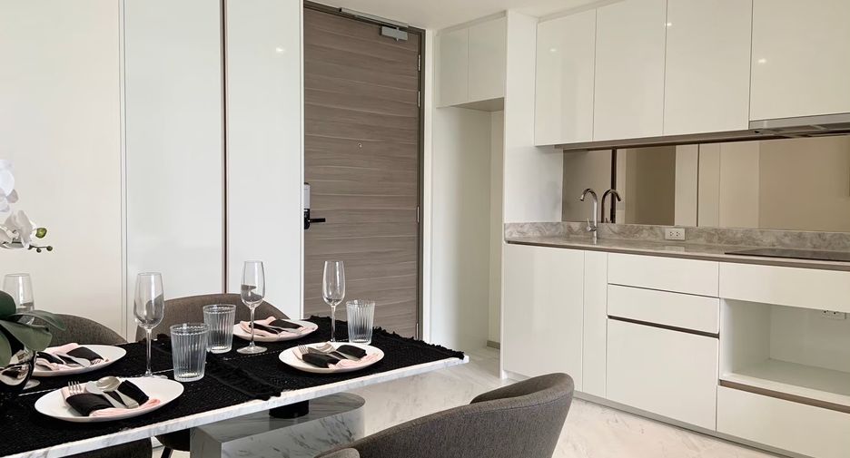 For sale 2 bedrooms condo in Khlong Toei, Bangkok