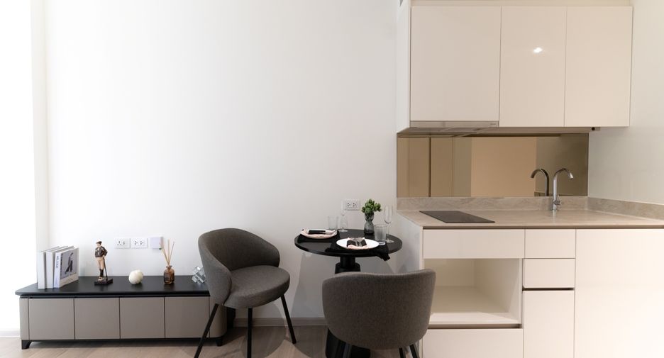 For sale 1 bed condo in Khlong Toei, Bangkok