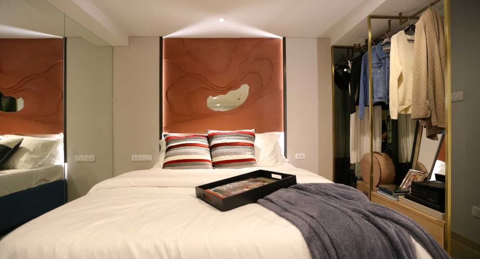 For sale 1 bed condo in Khlong Toei, Bangkok