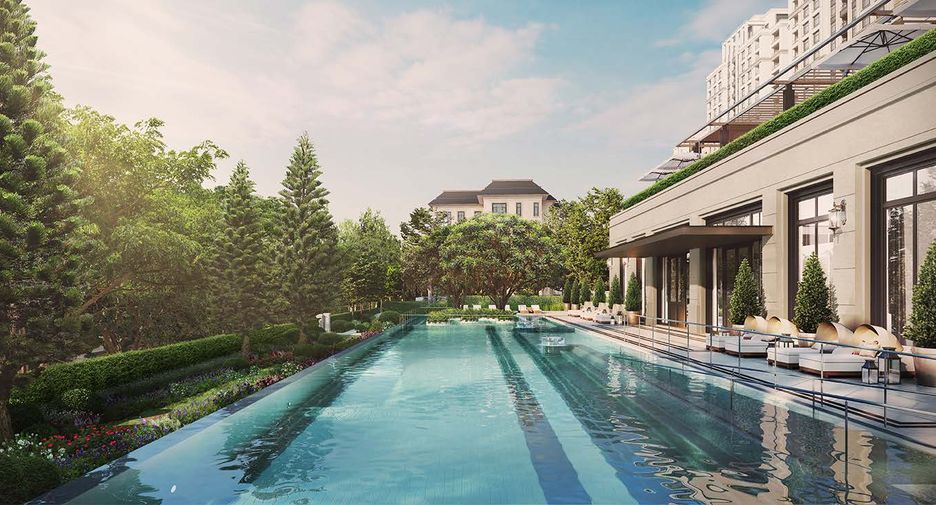 For sale 2 bedrooms condo in Phra Khanong, Bangkok