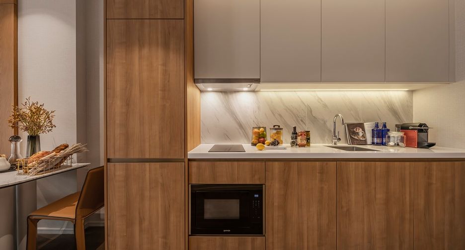For sale 1 bed condo in Khlong Toei, Bangkok
