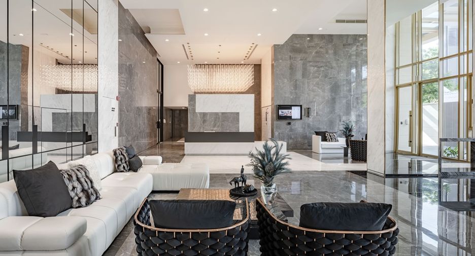 For sale 2 bedrooms condo in Khlong Toei, Bangkok