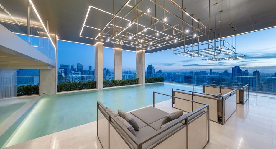 For sale 2 bedrooms condo in Khlong Toei, Bangkok