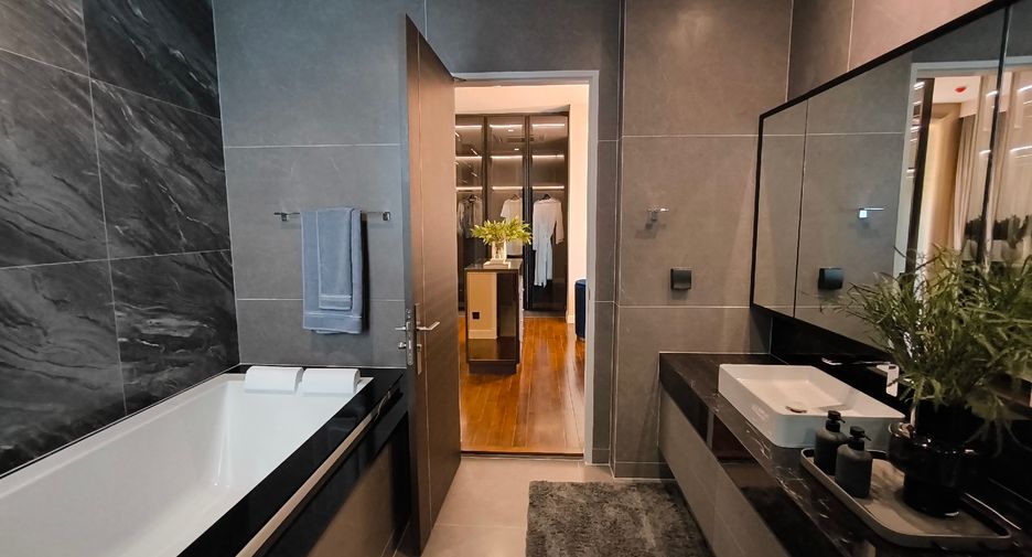 For sale 4 bedrooms house in Bueng Kum, Bangkok