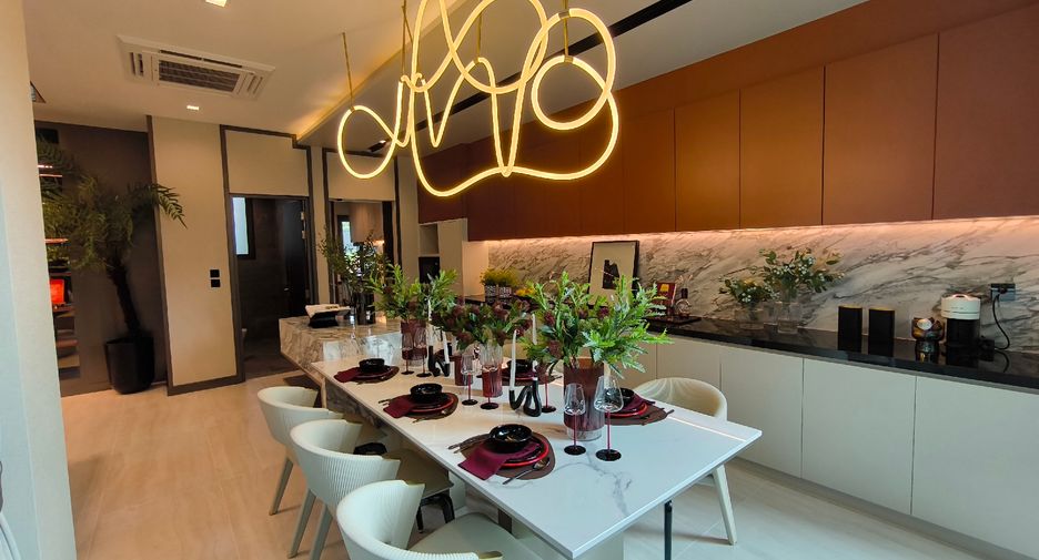 For sale 4 bedrooms house in Bueng Kum, Bangkok