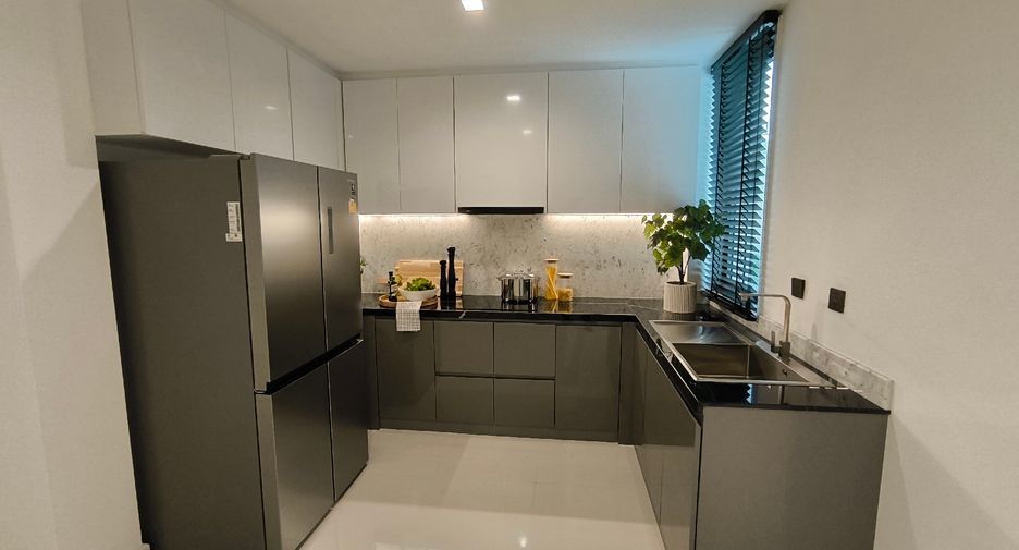 For sale 5 bedrooms house in Bueng Kum, Bangkok