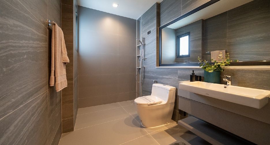 For sale 4 bedrooms house in Lat Krabang, Bangkok