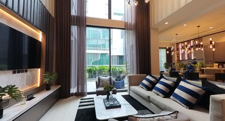 For sale 5 bedrooms house in Suan Luang, Bangkok