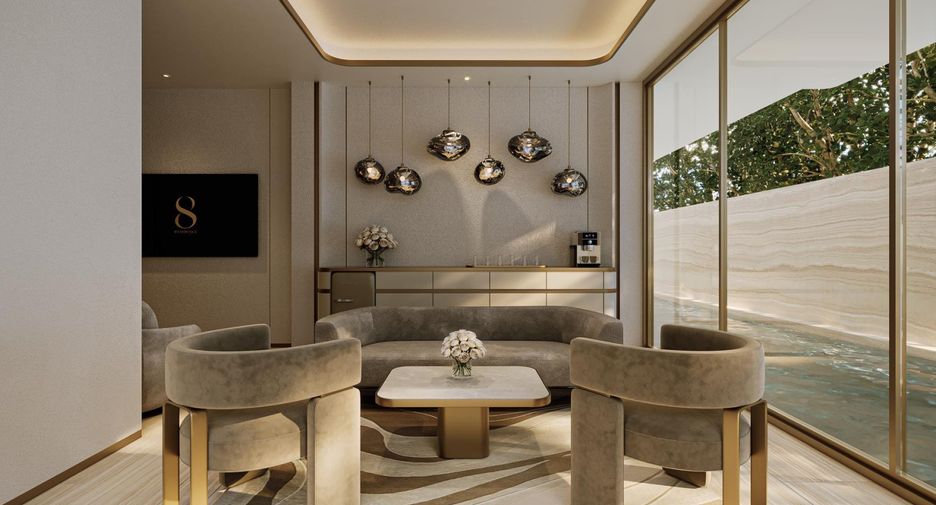 For sale 4 bedrooms condo in Watthana, Bangkok