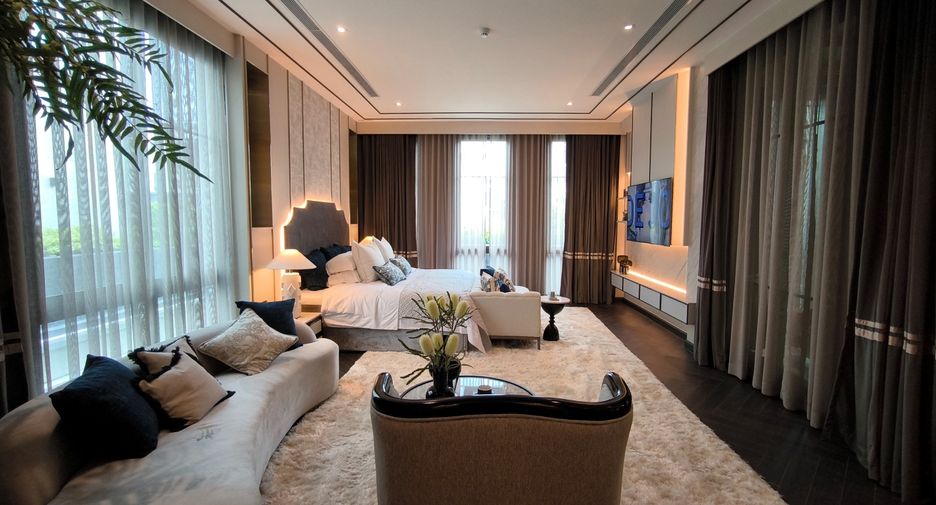 For sale 6 bedrooms house in Suan Luang, Bangkok