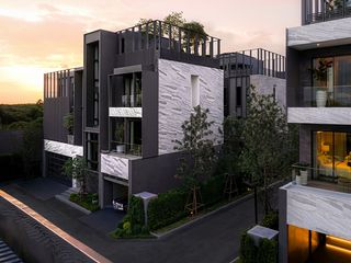 For sale 4 bedrooms house in Bang Kapi, Bangkok