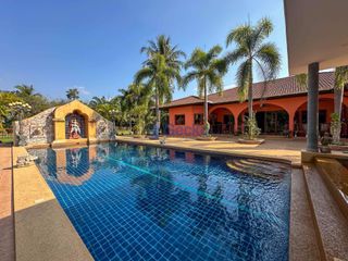 Casa en venta de 4 habitaciones en Bang Lamung, Chonburi