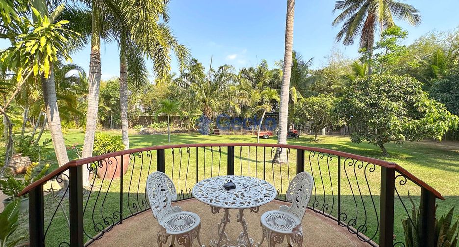 Casa en venta de 4 habitaciones en Bang Lamung, Chonburi