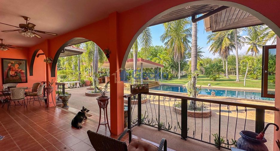 Casa en venta de 4 habitaciones en Bang Lamung, Chonburi