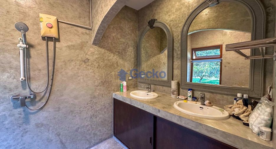 Casa en venta de 4 habitaciones en Bang Lamung, Chonburi