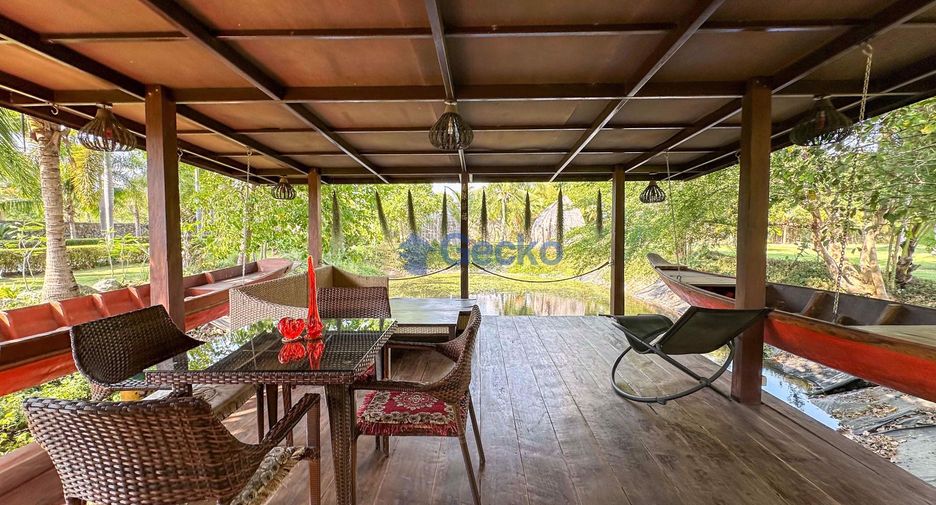 Casa en venta de 4 habitaciones en Bang Lamung, Chonburi