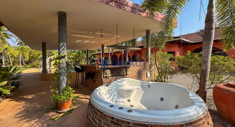 Casa en venta de 4 habitaciones en Bang Lamung, Chonburi