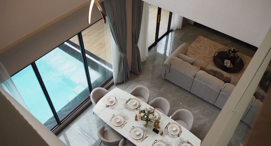 For sale 4 bedrooms house in Sattahip, Chonburi