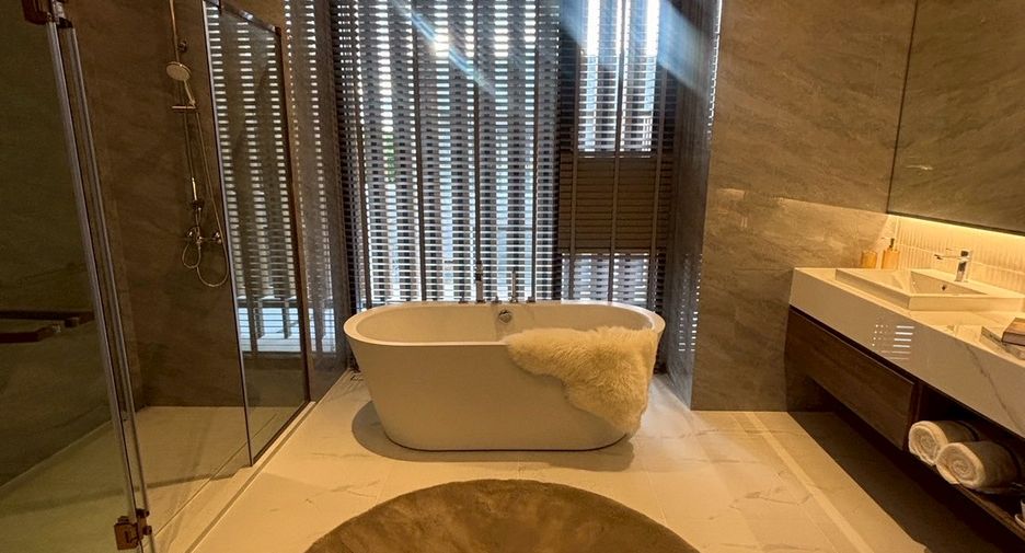 For sale 4 bedrooms house in Sattahip, Chonburi