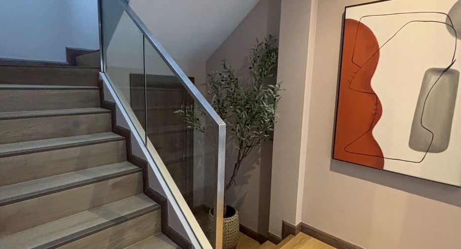 For sale 4 bedrooms house in Sattahip, Chonburi