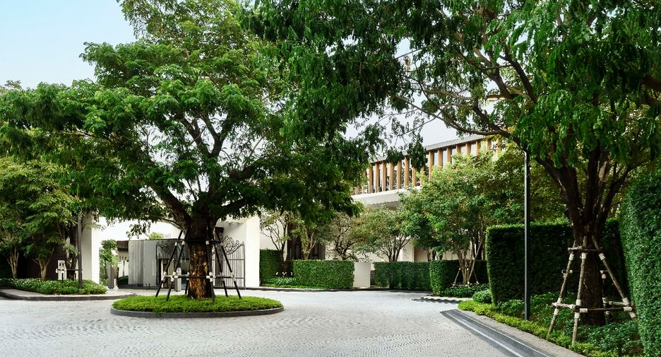 For sale 4 bedrooms house in Suan Luang, Bangkok