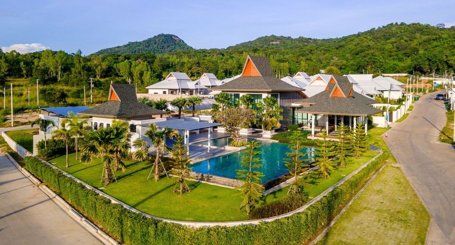 For sale 3 bedrooms house in Hua Hin, Prachuap Khiri Khan