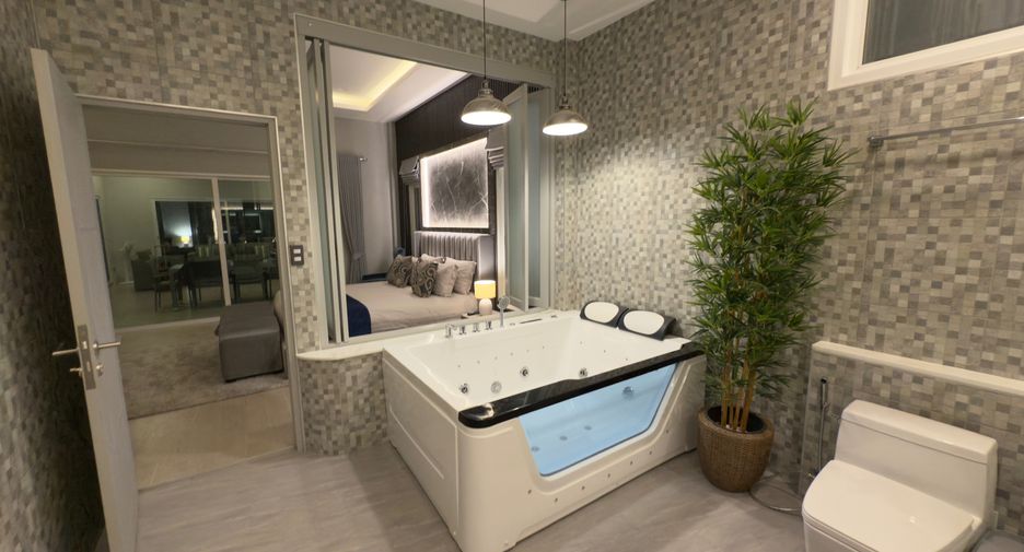 For sale 4 bedrooms house in Hua Hin, Prachuap Khiri Khan
