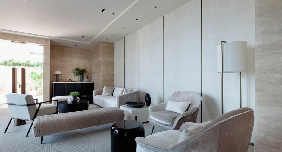 For sale 2 bedrooms condo in Khlong Toei, Bangkok