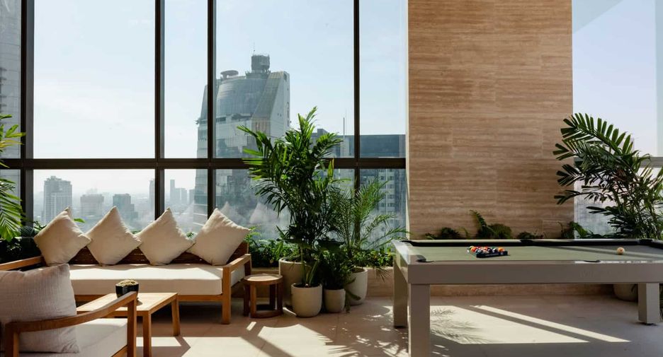 For sale 2 bedrooms condo in Khlong Toei, Bangkok
