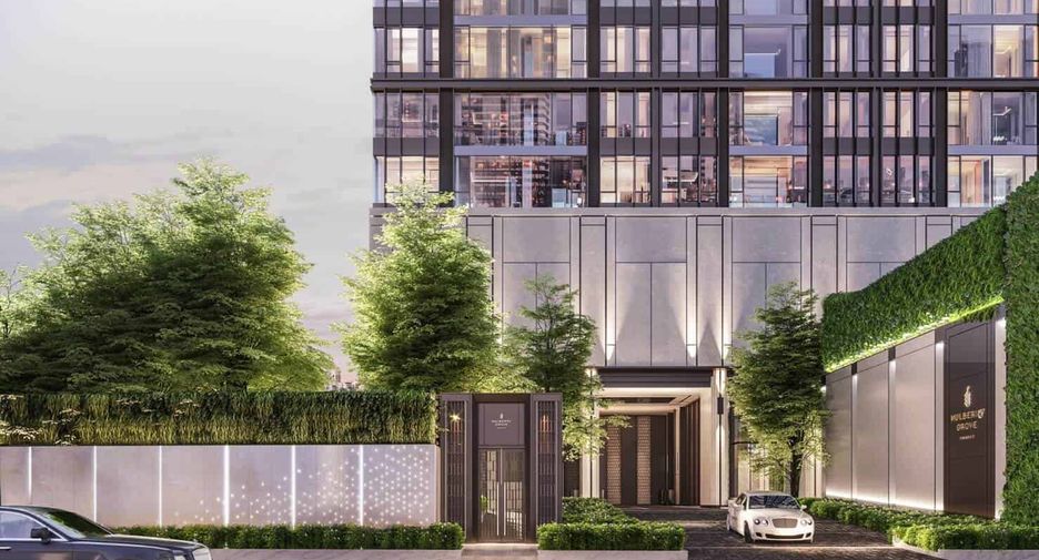 For sale 3 bedrooms condo in Khlong Toei, Bangkok