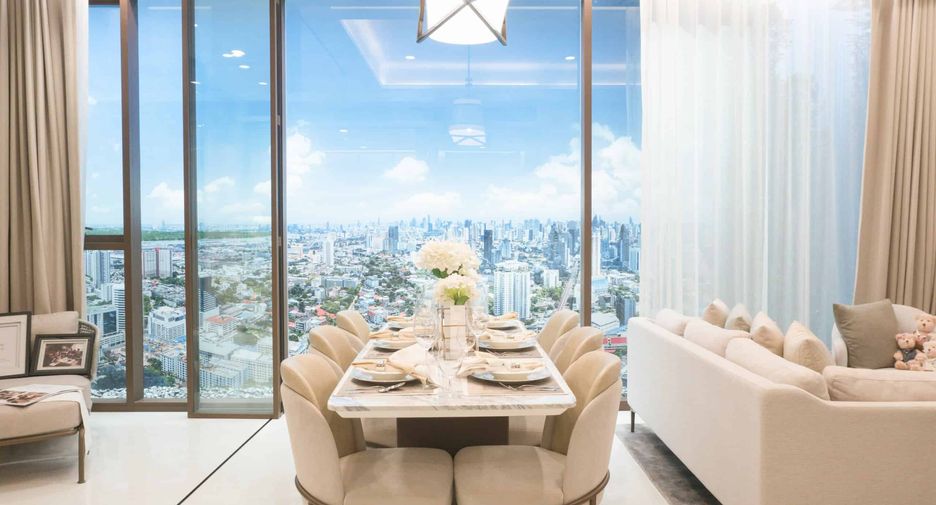 For sale 3 bedrooms condo in Khlong Toei, Bangkok