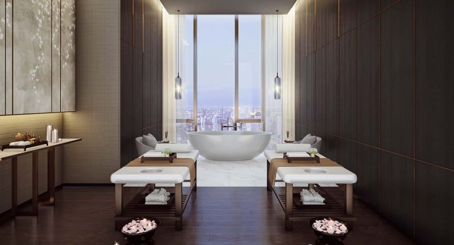 For sale 3 bedrooms condo in Khlong Toei, Bangkok