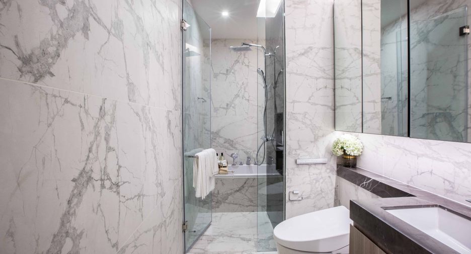 For sale 2 bedrooms condo in Khlong Toei, Bangkok
