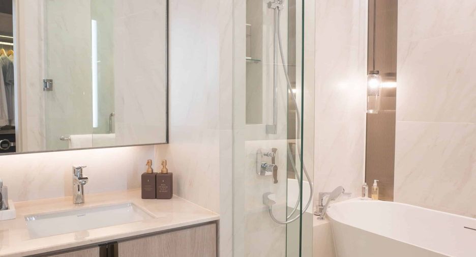 For sale 1 bed condo in Khlong Toei, Bangkok