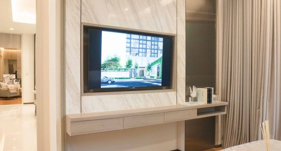 For sale 2 bedrooms condo in Khlong Toei, Bangkok