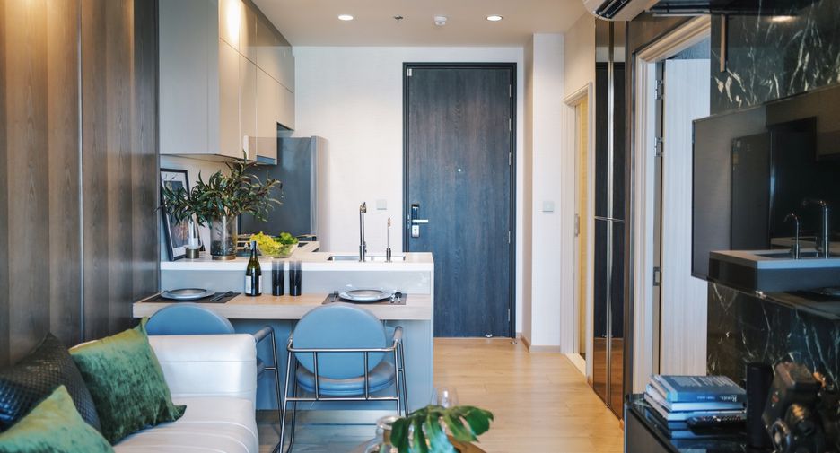 For sale 2 bedrooms condo in Phra Khanong, Bangkok
