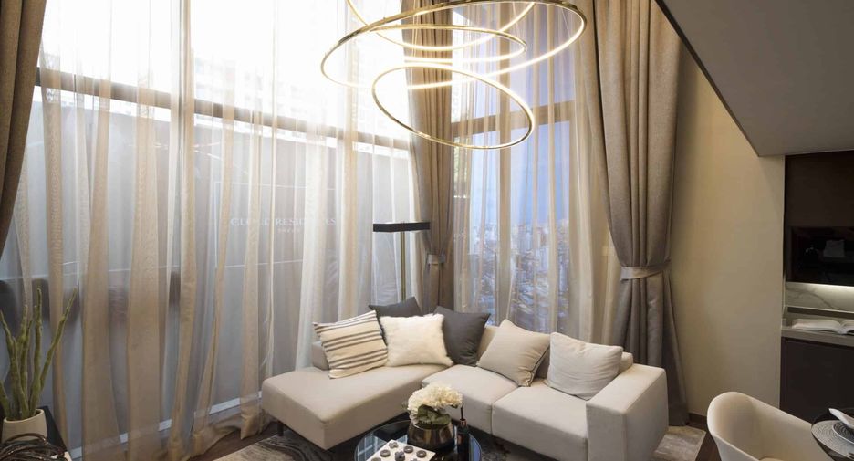 For sale 3 bedrooms condo in Watthana, Bangkok