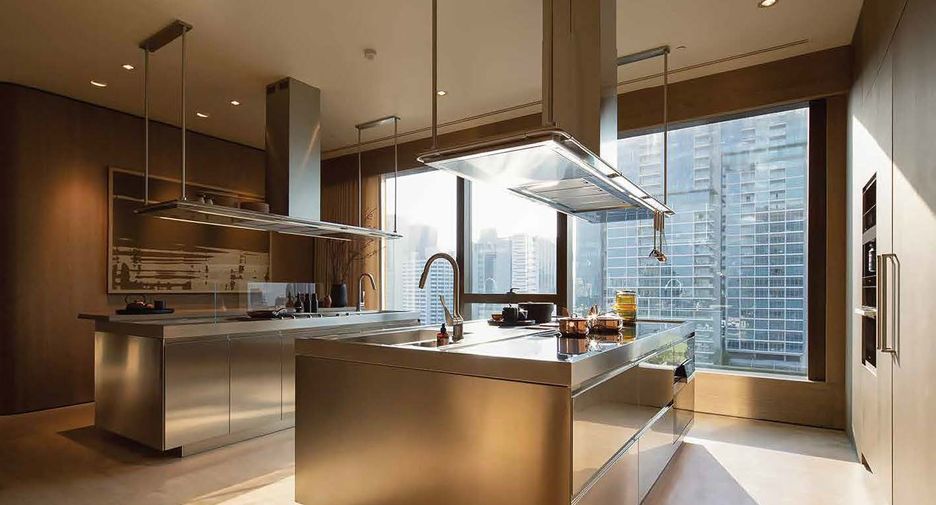 For sale 3 bedrooms condo in Pathum Wan, Bangkok