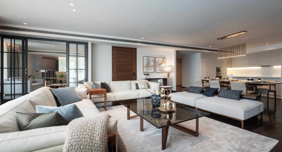 For sale 3 bedrooms condo in Watthana, Bangkok