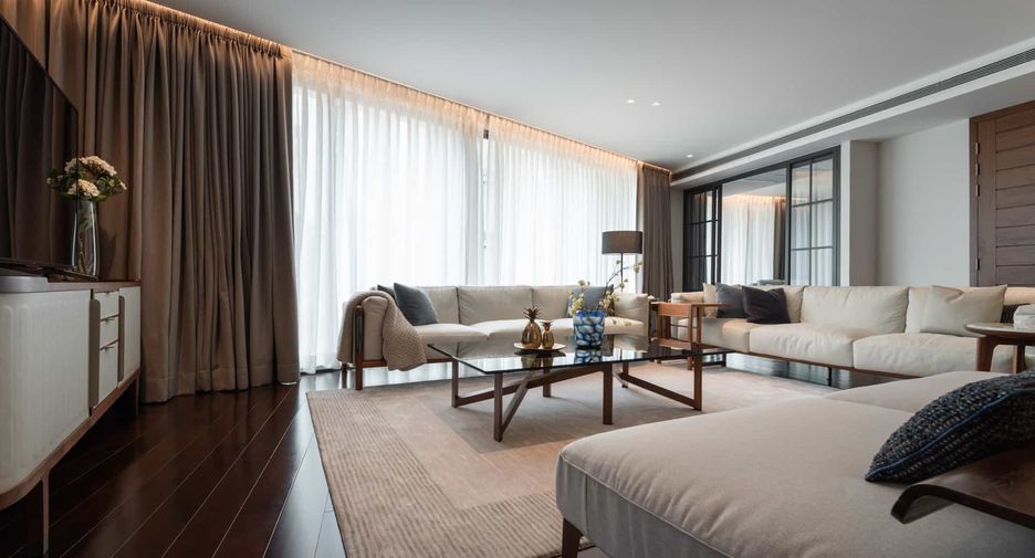 For sale 3 bedrooms condo in Watthana, Bangkok
