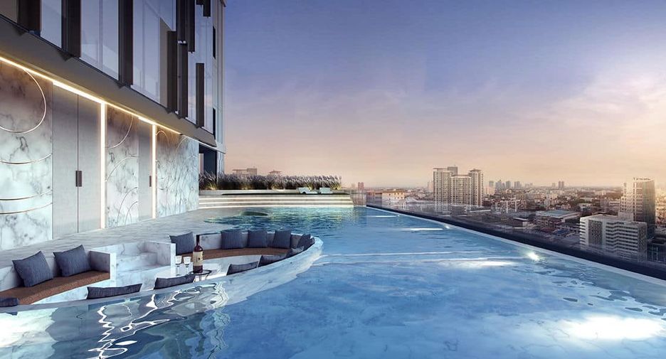 For sale 3 bedrooms condo in Phra Khanong, Bangkok