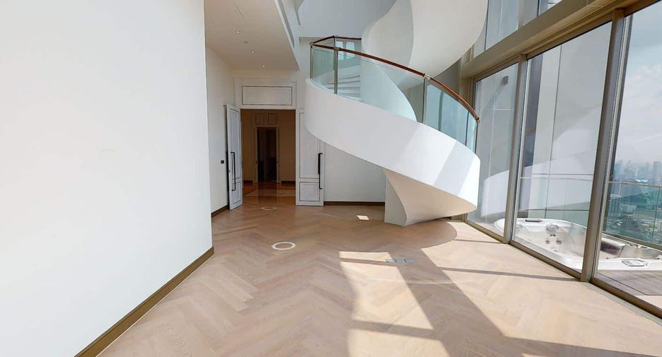 For sale 4 ベッドルーム condo in Khlong San, Bangkok