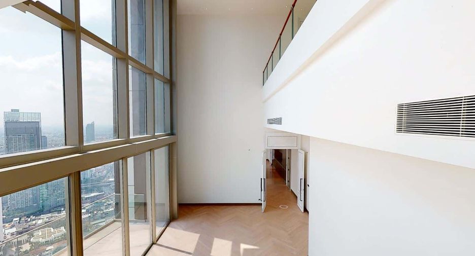 For sale 4 ベッドルーム condo in Khlong San, Bangkok