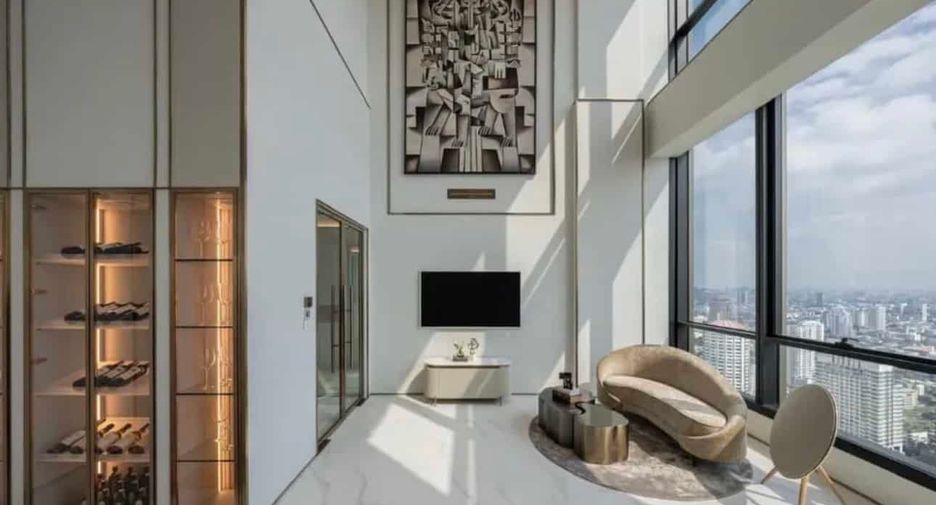 For sale 2 bedrooms condo in Khlong Toei, Bangkok