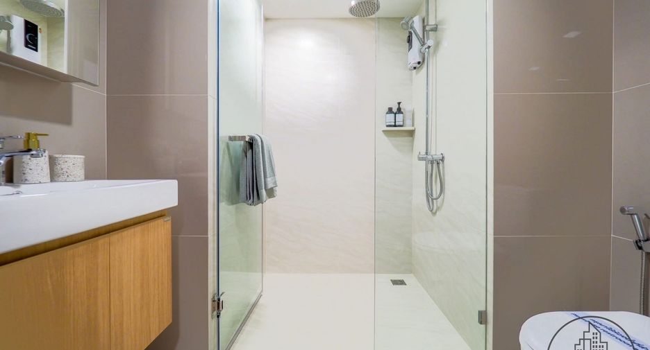 For sale 2 bedrooms condo in Khlong Toei, Bangkok